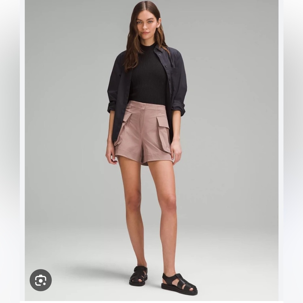 NWT Lululemon Relaxed-Fit SHR Cargo Short 4" / TWRS - Picture 3 of 7